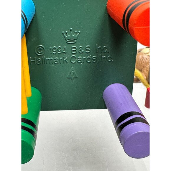 Hallmark Crayola Crayons Ornament 1994 Bright Playful Colors Bear On Swing QX527 - Picture 11 of 11